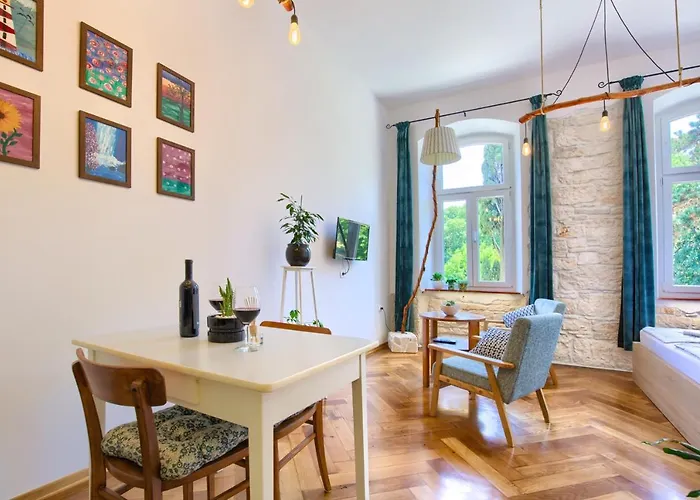 Henna 2 Lejlighed Pula